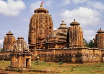 INDIA - CIRCA 1989:  The Brahmeshwar Temple, in Bhubaneshwar, capital of Orissa, ancient Daintpur, India - Date of Photo: 1989 - 1991 - Date of Artwork: IX sec. - Location: India - Orissa, Bhubaneshwar  (Photo by Alinari/Alinari via Getty Images)