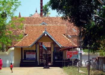 Sri Moozhikkalathaan Perumal Temple Thirumoozhikulam